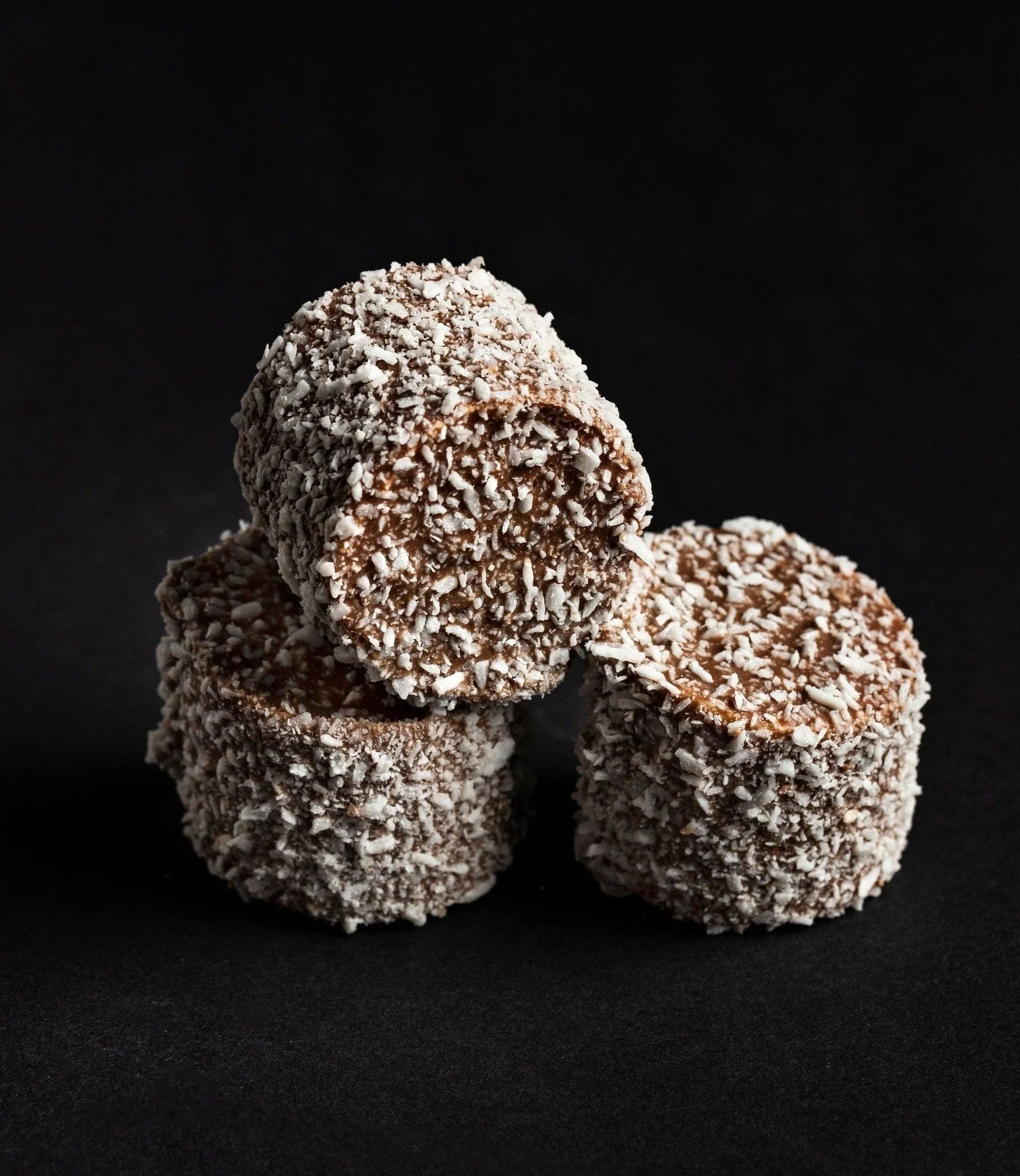 Chocolate and coconut covered marshmallow - Kókosbollur - Image 3
