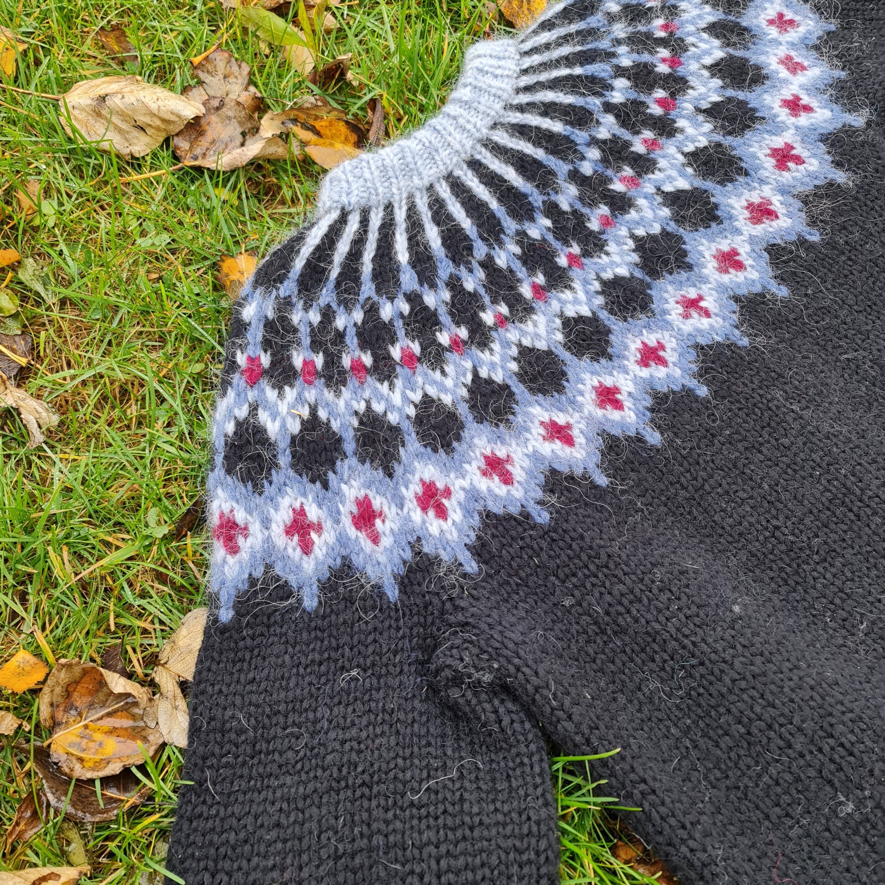 Svartálfur - Icelandic Sweater - Black - Image 4