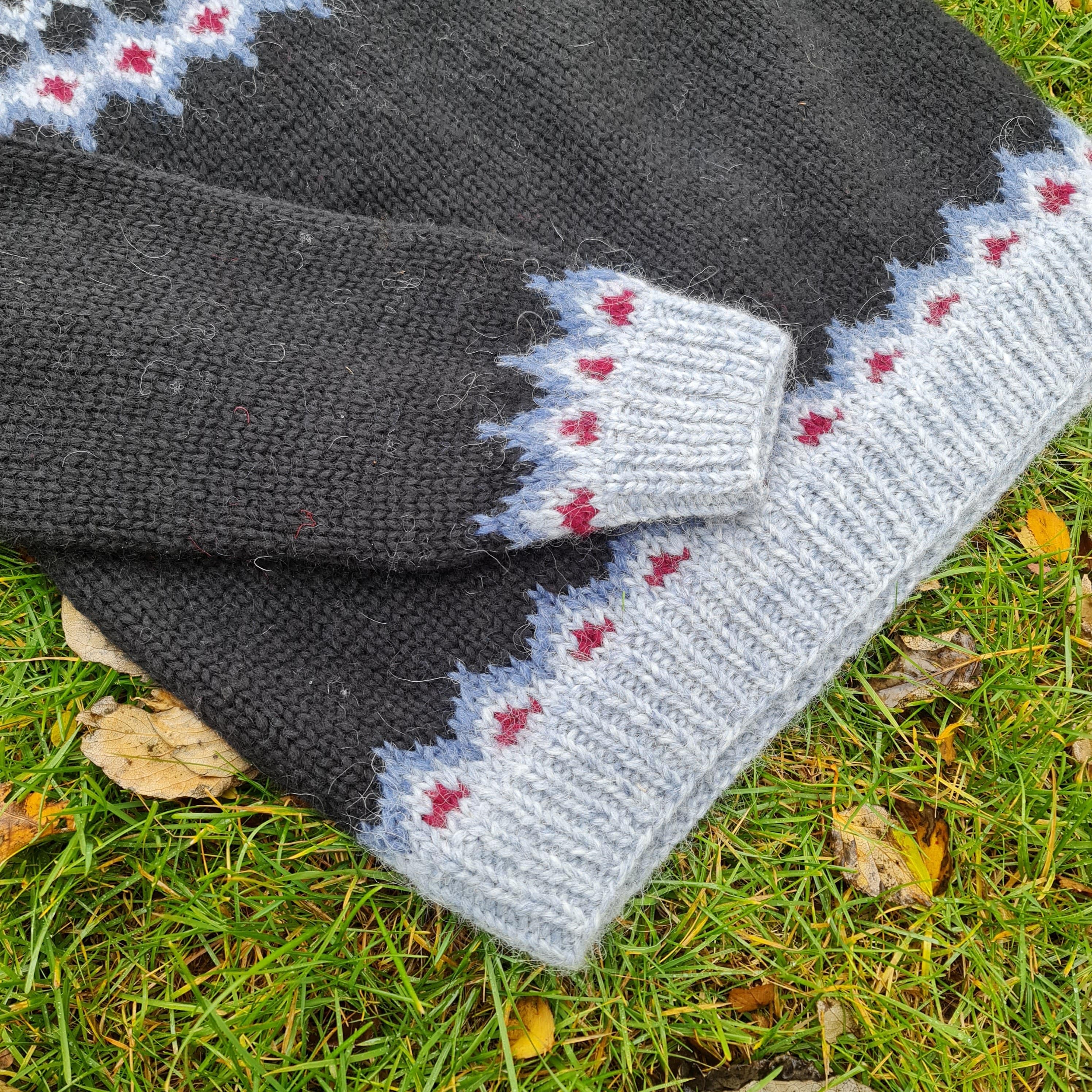 Svartálfur - Icelandic Sweater - Black - Image 5