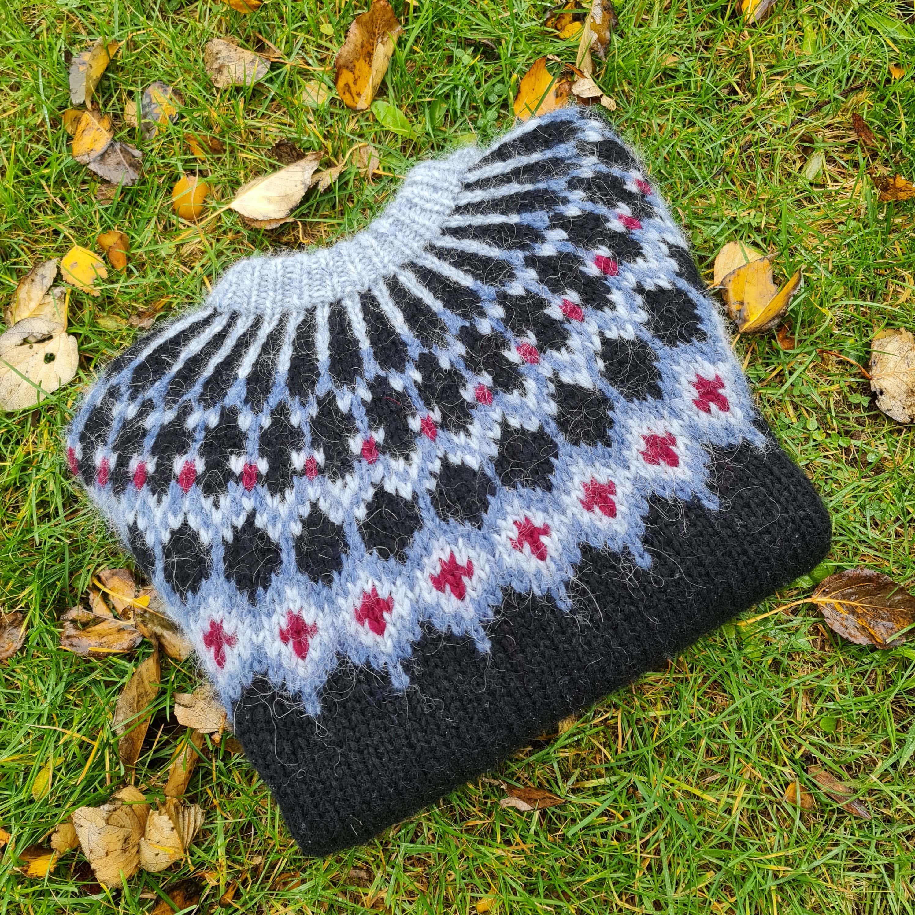 Svartálfur - Icelandic Sweater - Black - Image 7